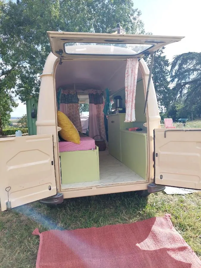 Lov' Estafette Hotel Condom Guest house