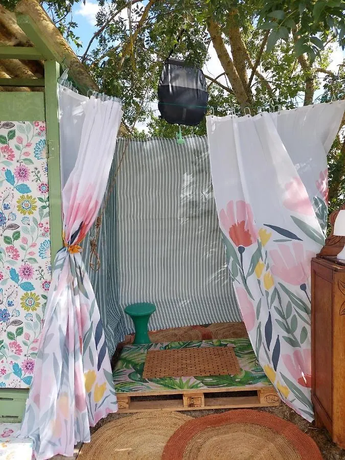 Lov' Estafette Hotel Condom 0*,